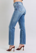 Load image into Gallery viewer, Judy Blue Full Size Wash Thermal Straight Jeans with Pockets
