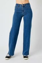 Load image into Gallery viewer, Judy Blue Full Size High Rise Straight Jeans
