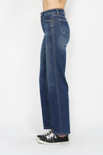 Load image into Gallery viewer, Judy Blue Full Size High Waist Tummy Control Jeans
