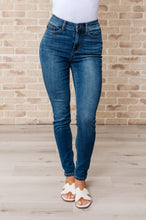 Load image into Gallery viewer, Judy Blue Daphne High Rise Skinny Jeans
