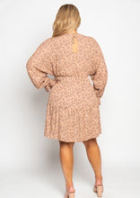 Load image into Gallery viewer, Floral Long Sleeve Dress - Curvy
