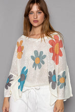 Load image into Gallery viewer, POL Retro Style Oversized Top with Flower Print
