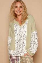 Load image into Gallery viewer, POL Waffle Knit Floral Notched Long Sleeve Top
